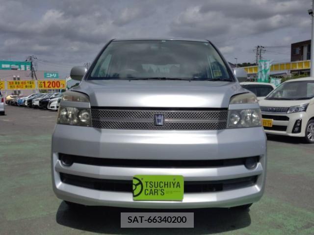 Toyota VOXY 2005-06 370492-8