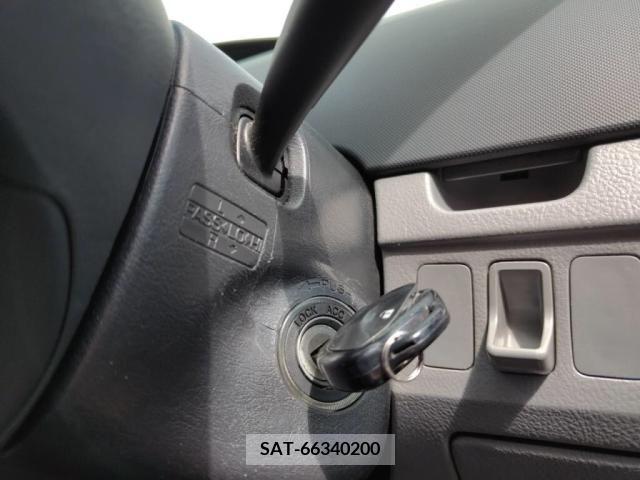 Toyota VOXY 2005-06 370492-16
