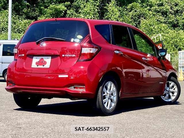 Nissan NOTE 2019-05 305479-2