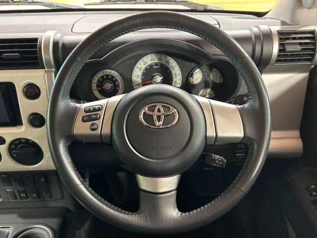 Toyota FJ CRUISER 2013-11 183792-11