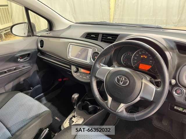Toyota VITZ 2013-07 222807-12