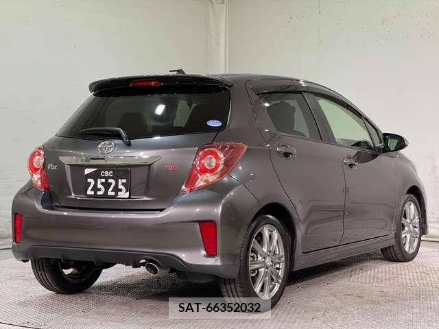 Toyota VITZ 2013-07 222807-8