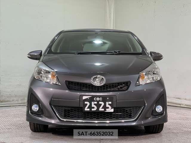 Toyota VITZ 2013-07 222807-6