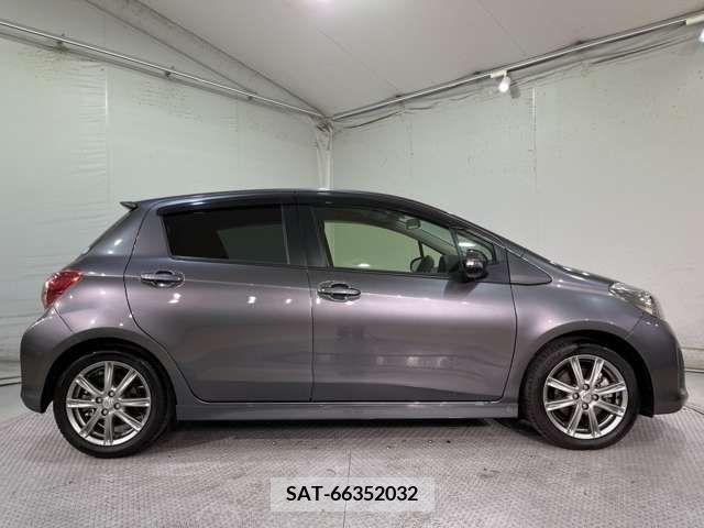 Toyota VITZ 2013-07 222807-7