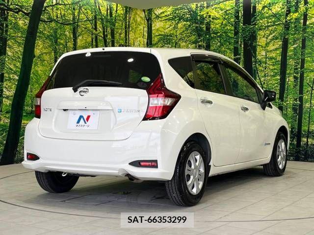 Nissan NOTE 2018-05 305417-13