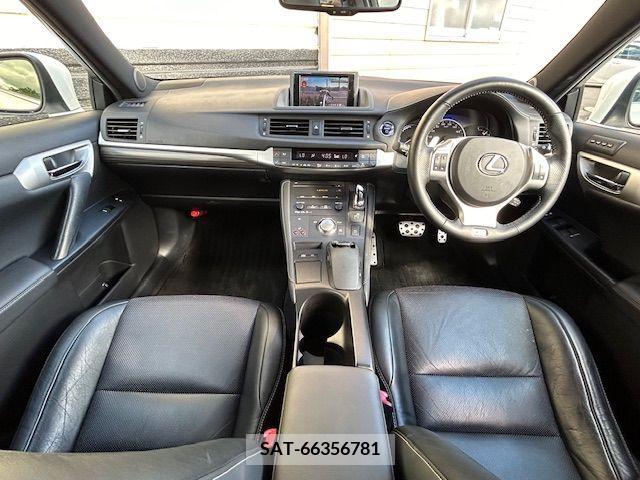 Lexus CT 2011-06 275212-1