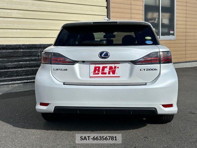 Lexus CT 2011-06 275212-18
