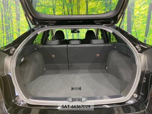 Toyota PRIUS 2016-08 282302-10