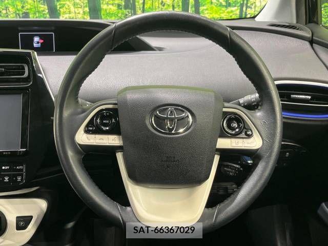 Toyota PRIUS 2016-08 282302-11