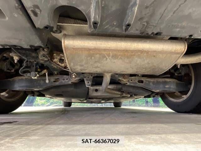 Toyota PRIUS 2016-08 282302-19