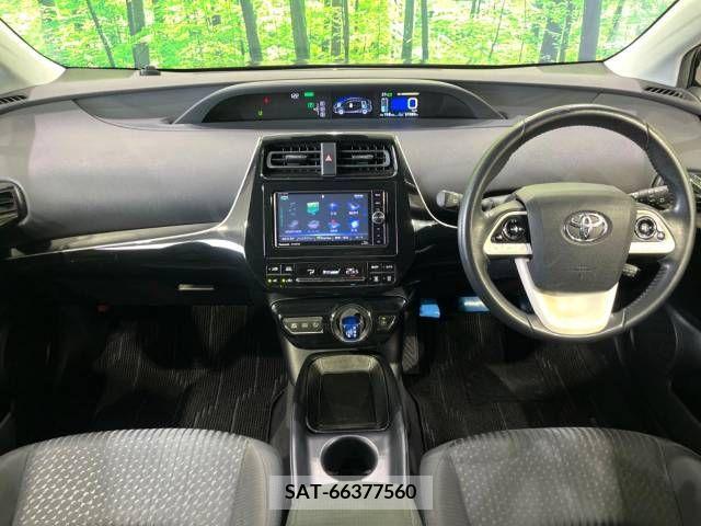 Toyota PRIUS 2016-02 393324-1