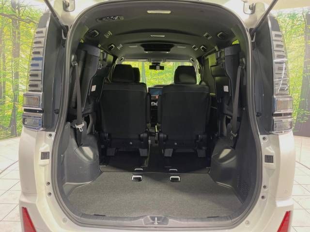 Toyota VOXY 2019-01 20221-12