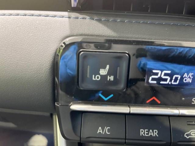 Toyota VOXY 2022-04 6414-6