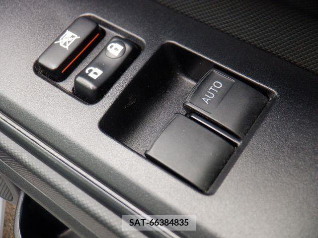 Toyota AQUA 2017-12 328297-9