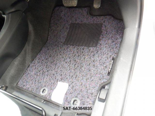 Toyota AQUA 2017-12 328297-25