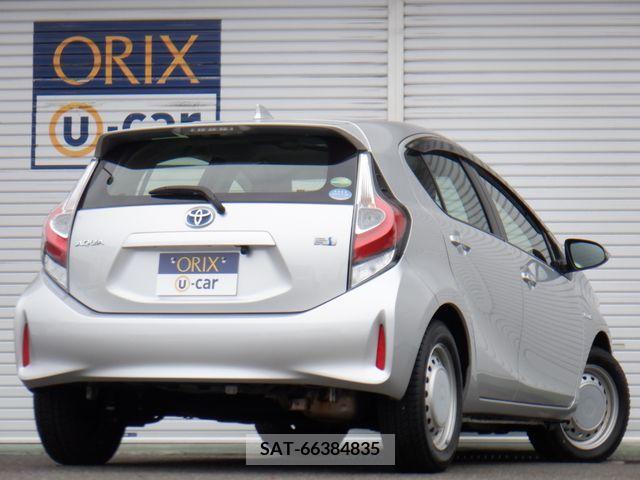 Toyota AQUA 2017-12 328297-2