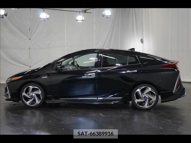 Toyota PRIUS PHV 2017-06 351798-14