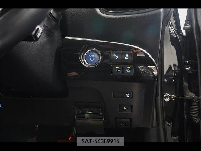 Toyota PRIUS PHV 2017-06 351798-13