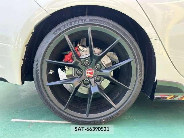 Honda CIVIC 2024-05 341405-10