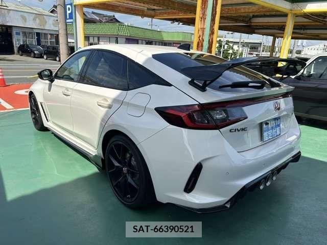 Honda CIVIC 2024-05 341405-1