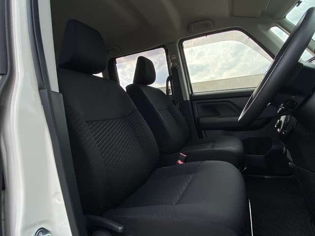 Toyota ROOMY 2018-04 189811-17