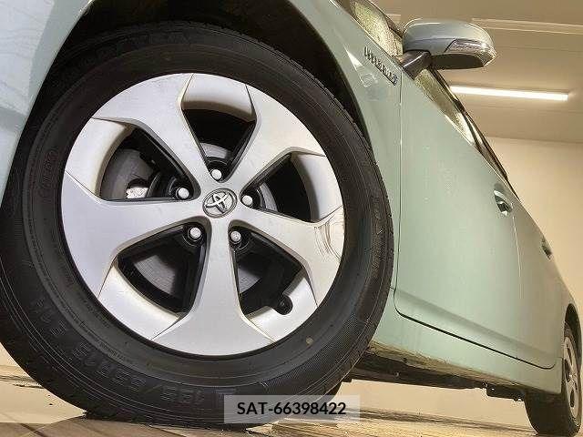 Toyota PRIUS 2013-04 322135-18