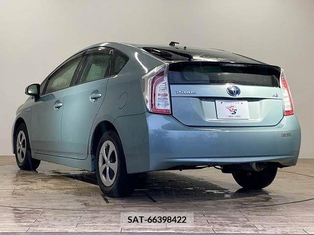 Toyota PRIUS 2013-04 322135-16