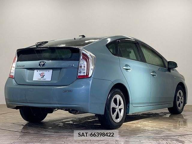 Toyota PRIUS 2013-04 322135-15