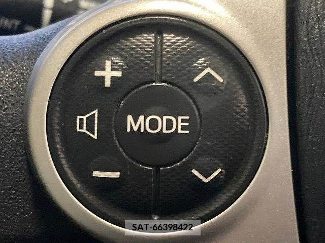 Toyota PRIUS 2013-04 322135-5
