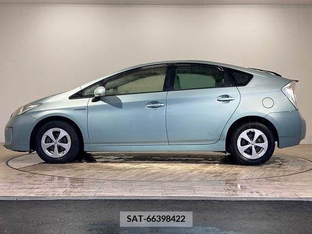 Toyota PRIUS 2013-04 322135-13