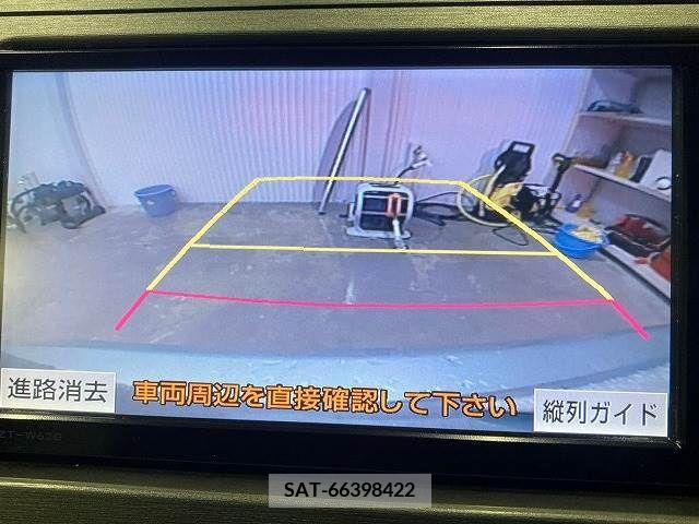 Toyota PRIUS 2013-04 322135-2