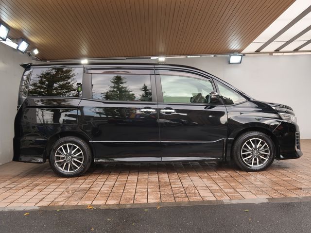 Toyota VOXY 2015-02 180524-6