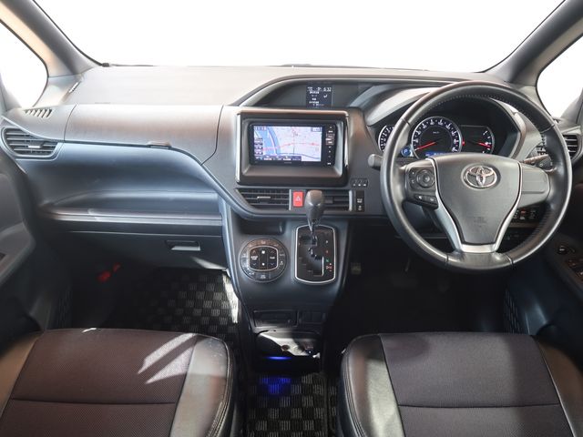 Toyota VOXY 2015-02 180524-1