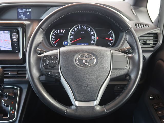 Toyota VOXY 2015-02 180524-11