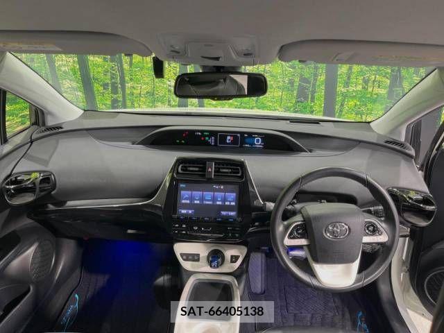 Toyota PRIUS 2017-03 282372-1