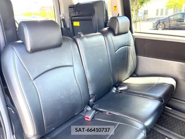 Toyota VOXY 2007-10 327618-13
