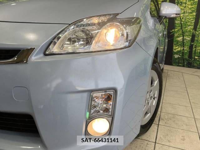 Toyota PRIUS 2010-02 282281-12