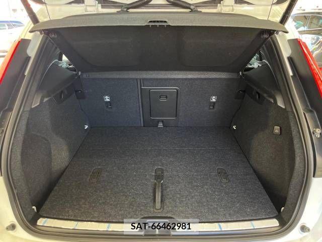 Volvo XC40 2022-10 370247-13