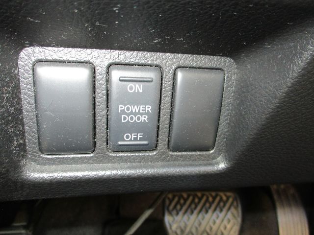 Nissan SERENA 2011-11 18298-12