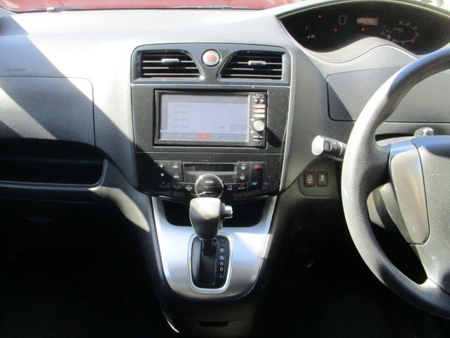 Nissan SERENA 2011-11 18298-5