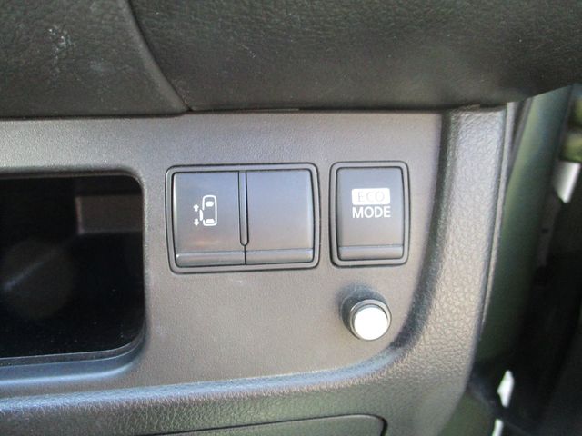Nissan SERENA 2011-11 18298-11