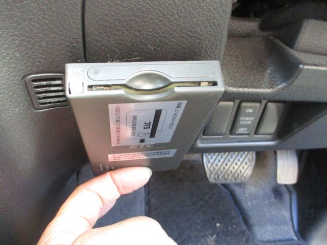 Nissan SERENA 2011-11 18298-13