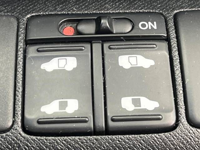 Honda e 2011-09 181312-5