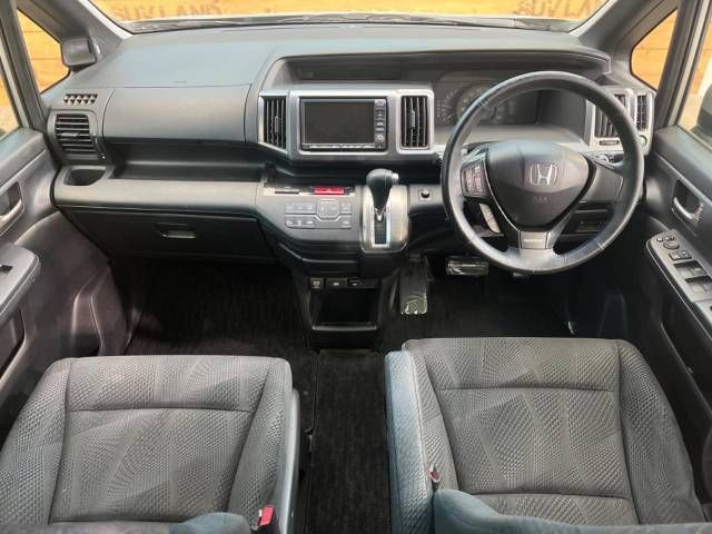Honda e 2011-09 181312-1
