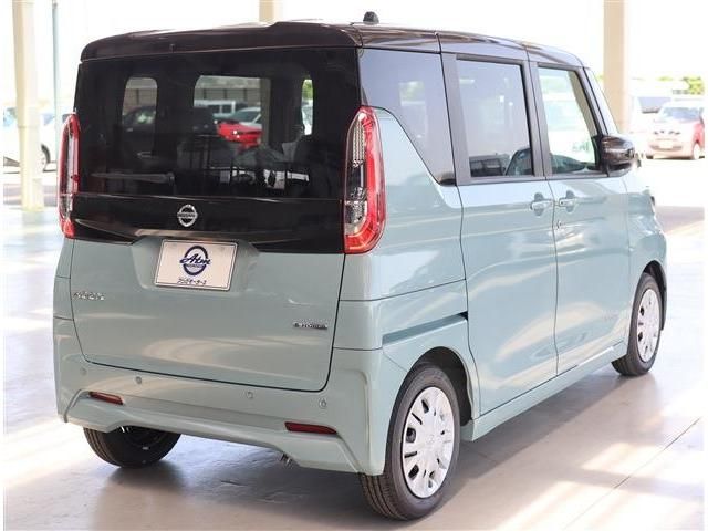 Nissan ROOX 2023-04 18374-10