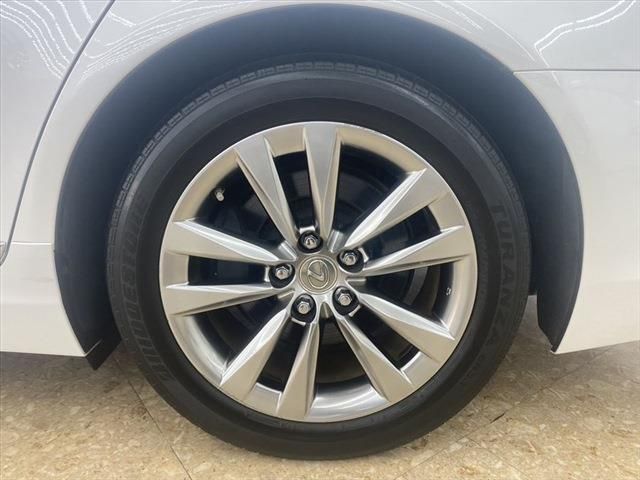 Lexus LS 2014-06 187378-15