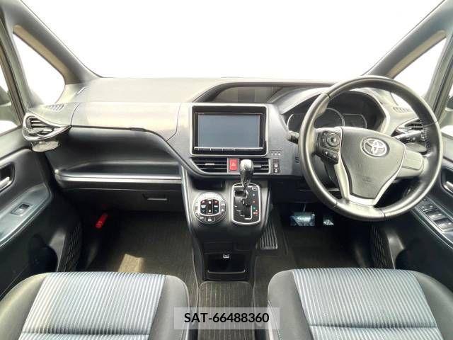 Toyota VOXY 2014-05 321395-1