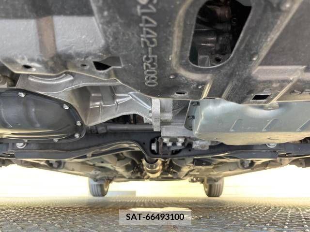 Toyota RACTIS 2014-02 384229-19