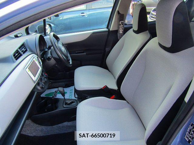 Toyota VITZ 2011-08 221242-12