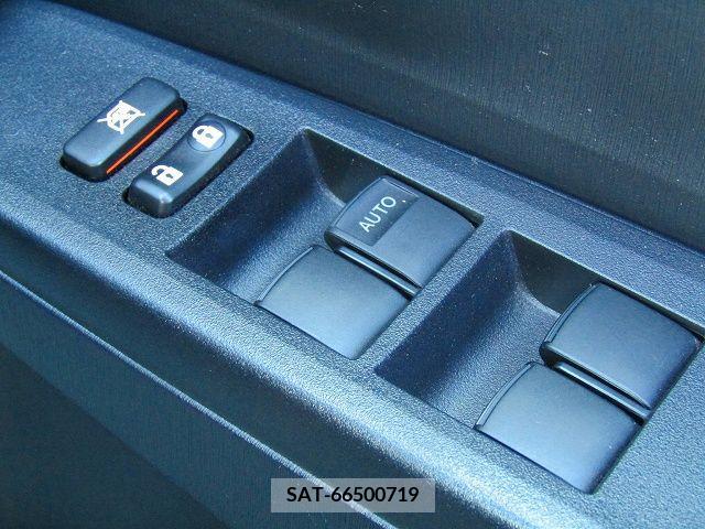 Toyota VITZ 2011-08 221242-14